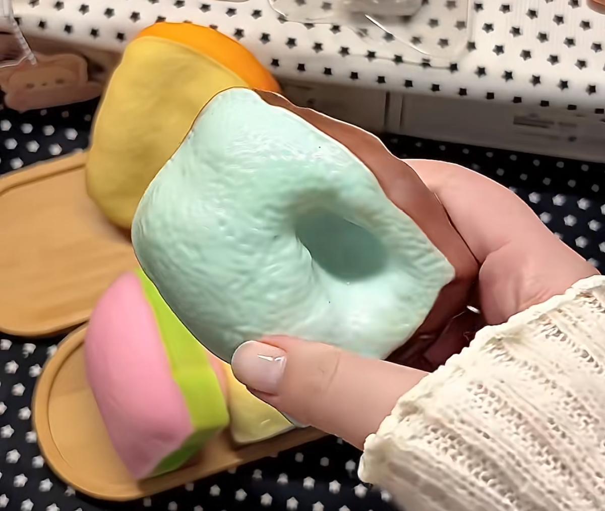 Toast Crunchy Squishy - Moldable Tactile Sensory Fidget Toy, Stress Relief Squeeze Toy in 4 Colours: Pink, Orange, Purple, Mint Green