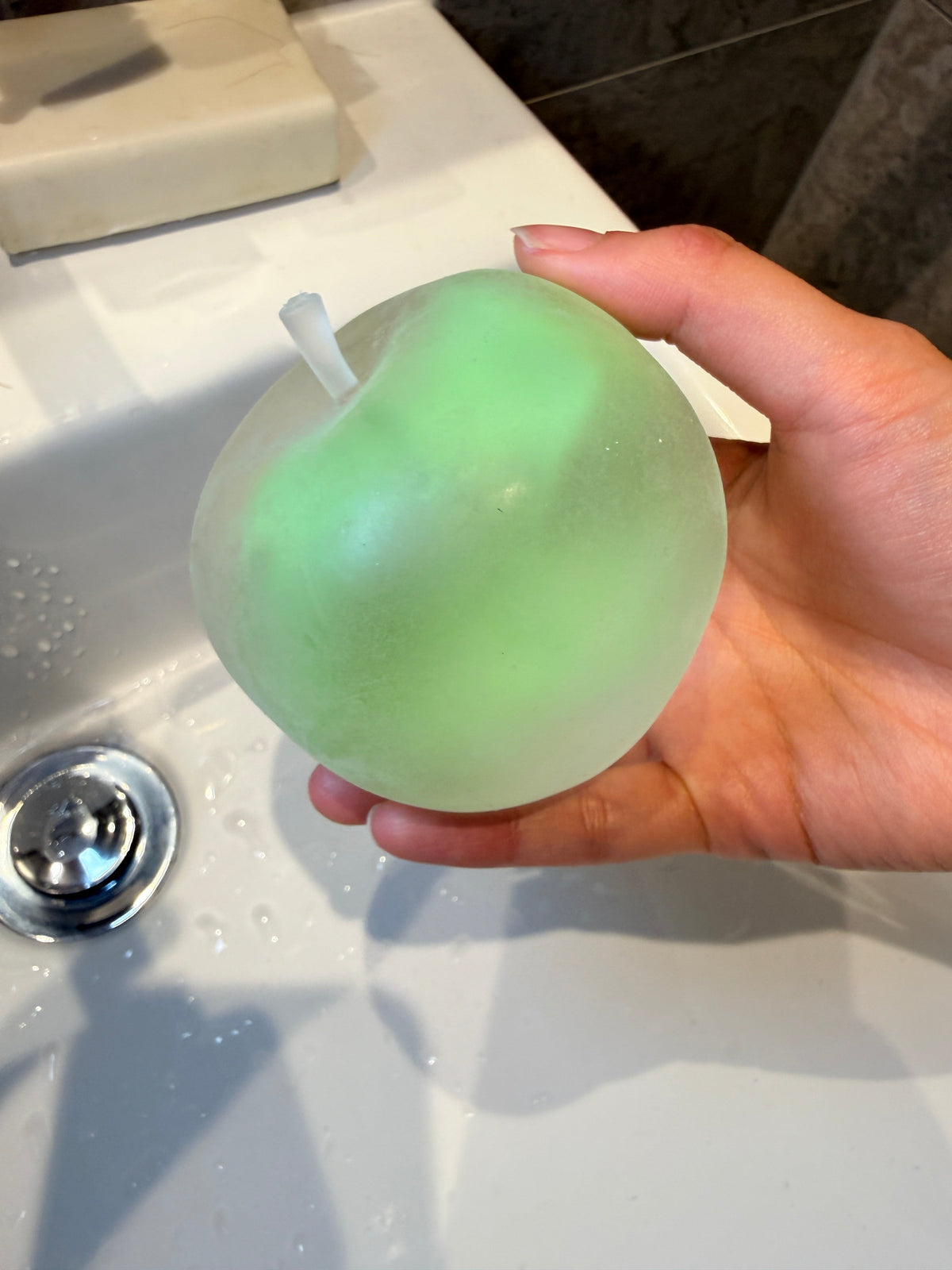 Spread Filling Apple Squishy (Zero bounce-back) Squishy Fidget Toy - Lynsolab
