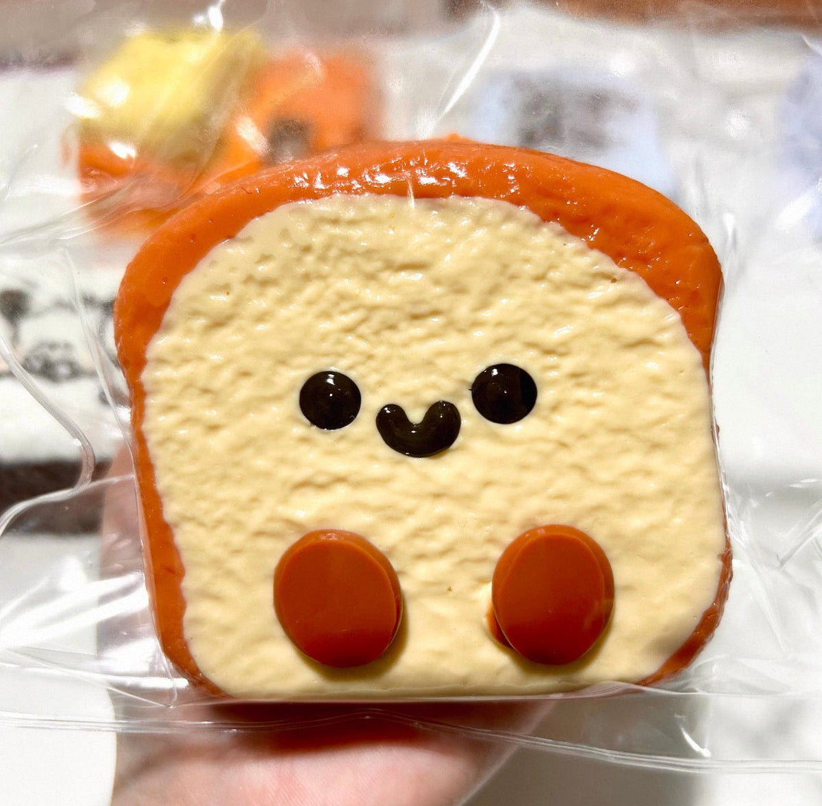 Squishy Toast Smiley - Your Go-To Stress Relief Companion - Lynsolab