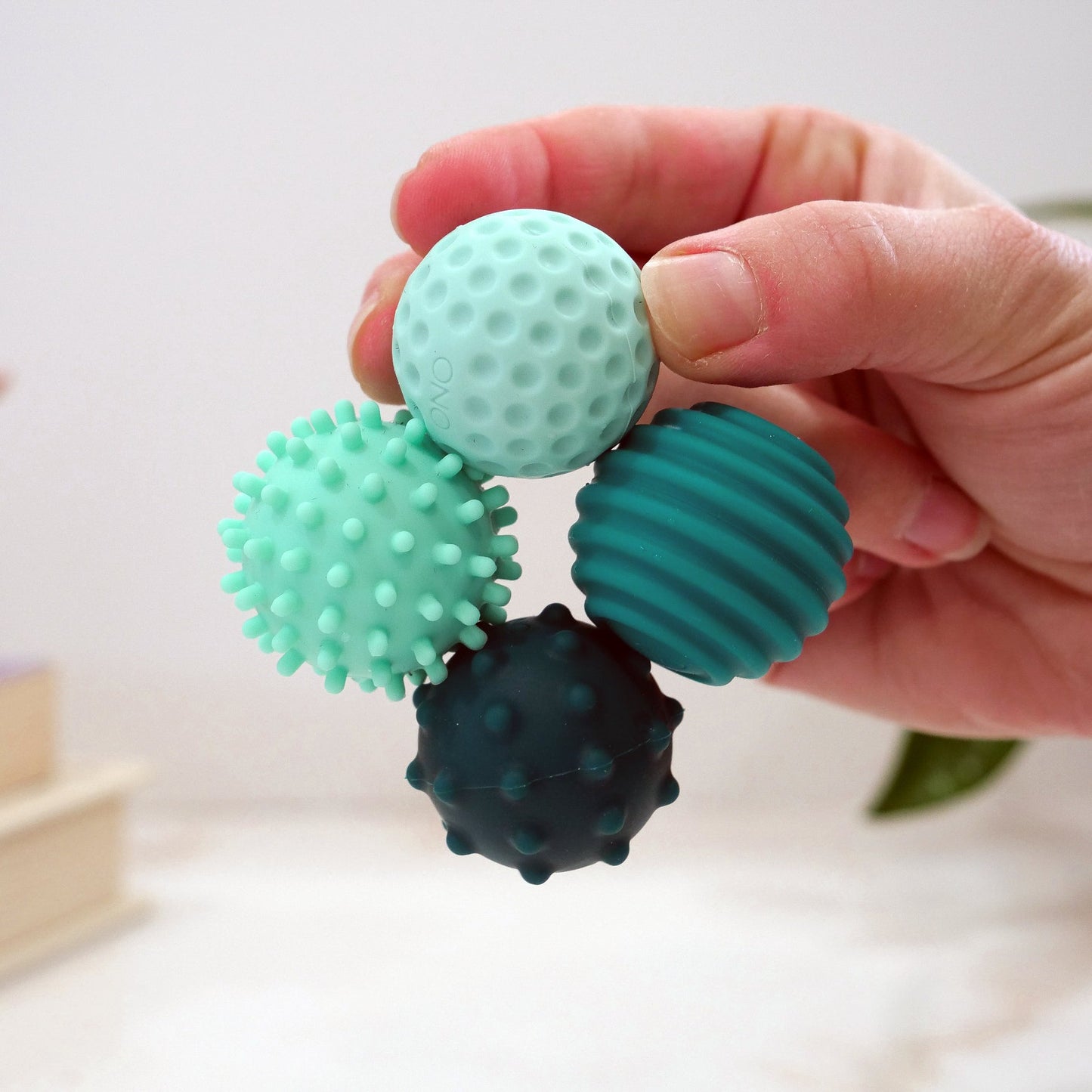 YNSOLAB Silicone Magnetic Fidget Balls Tactile Sensory Stress Relief Desk Toys